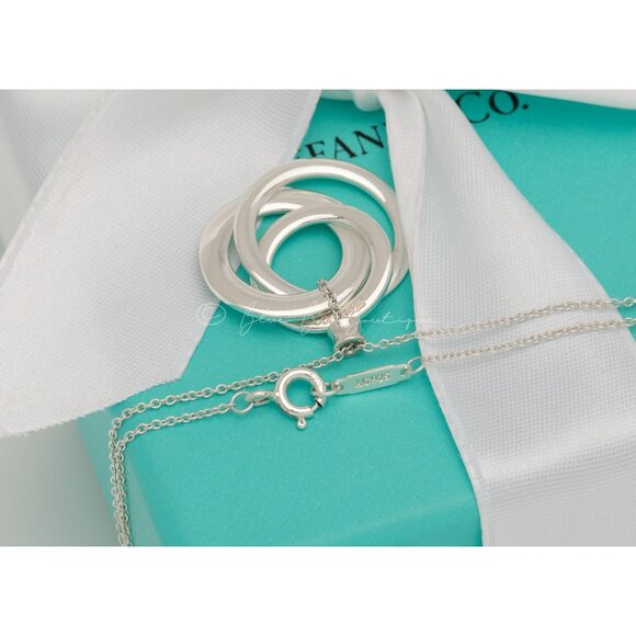 Tiffany & Co. Necklace 1837 Triple Interlocking Circles Pendant in Silver 18" - Picture 2 of 7